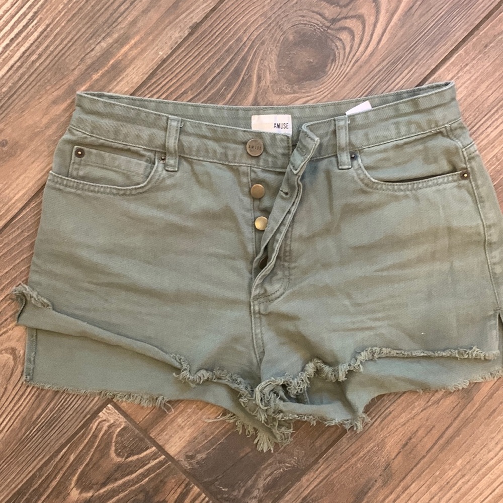 Amuse cut off shorts sz 28